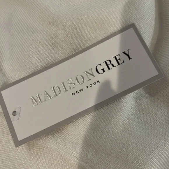 Madison Grey New York white sweater turtleneck - Picture 5 of 6